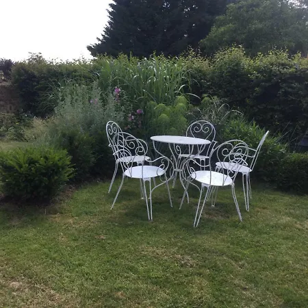 Au Calme De La Campagne בית אירוח Le Vernet (Allier)